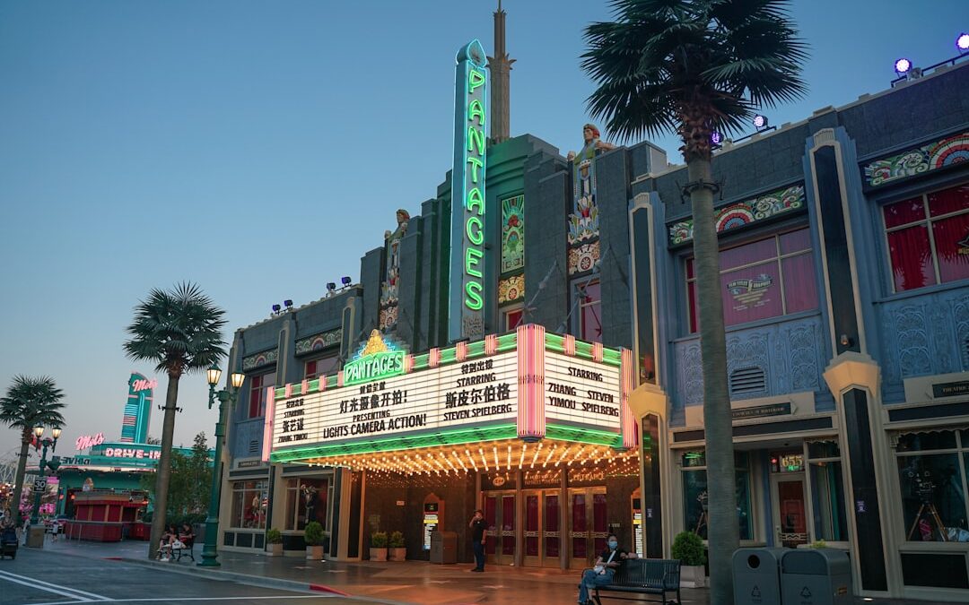 LA Airbnbs Near Universal