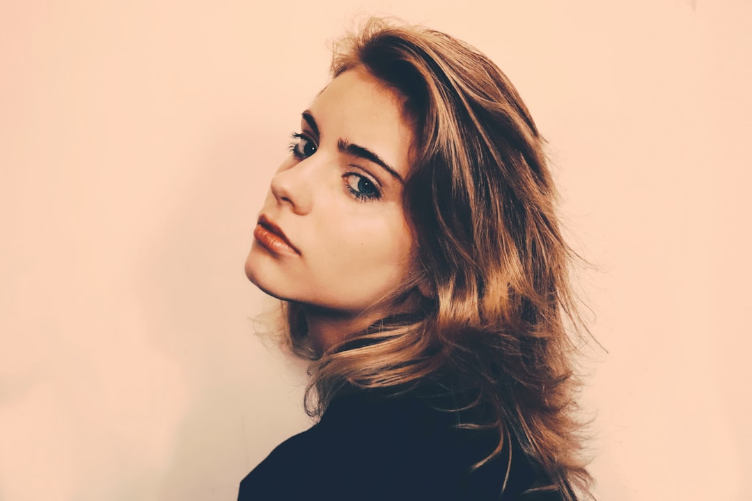 Valerie Perrine Dies